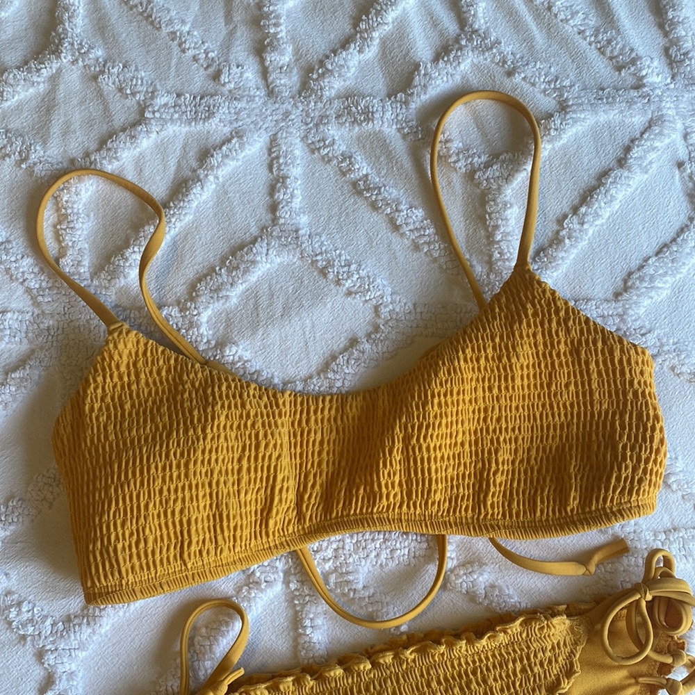 Hollister Ruched yellow bikini